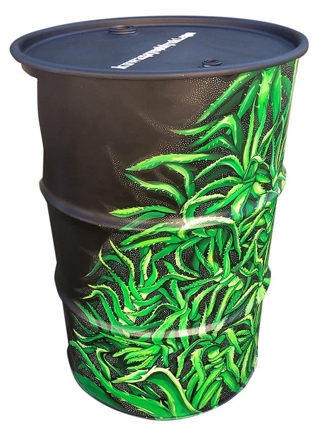 黄色のカニがいっぱい描かれたドラムカン